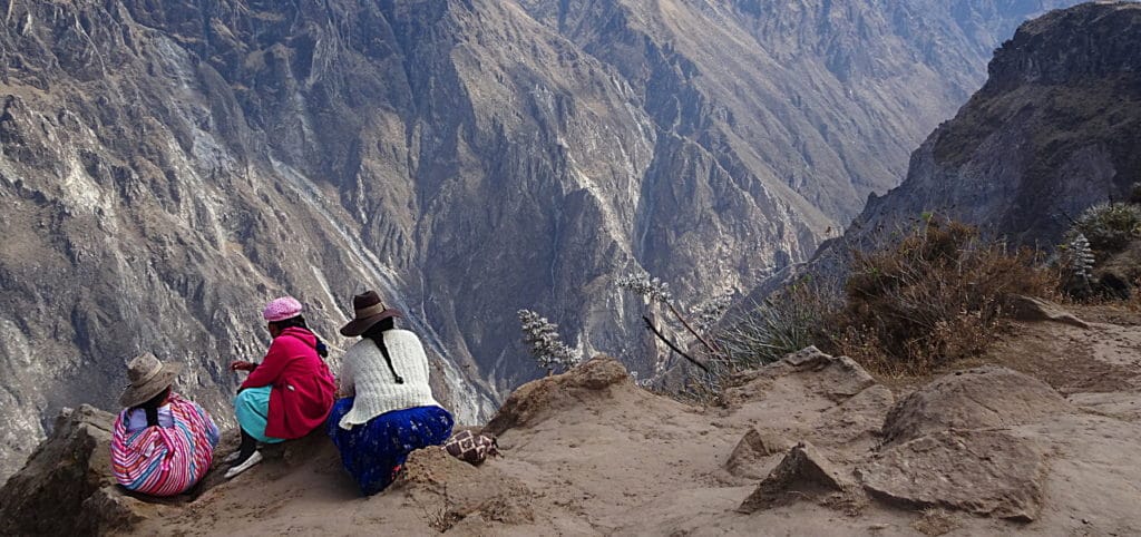 itinéraire de 3 semaines au Pérou entete femmes canyons
