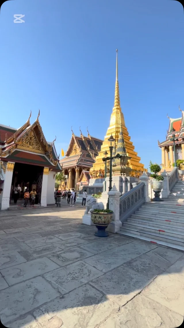 Un petit recap de ces dernières 3 semaines en Thaïlande !
.
À savoir :
1. Bangkok, Chiang Mai, Lampang, Chiang Rai et Sam Roi Yot étaient au menu pour ce séjour. GROS coup de coeur pour Sam Roi Yot. J’en reparlerai !
2. C’était mon 4e passage en Thaïlande et je suis déjà certaine que j’y reviendrai.
3. En regardant bien, vous remarquerez qu’il y a eu du nouveau dans ma vie dans les derniers mois…❤️
.
#thailande #thailandroadtrip #thai #thailand_ig #thailandexplore #voyageenthailande #travelgram #travelling